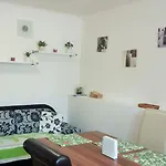 شقة Nadezda